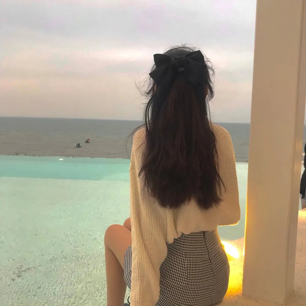 低头不见抬头见